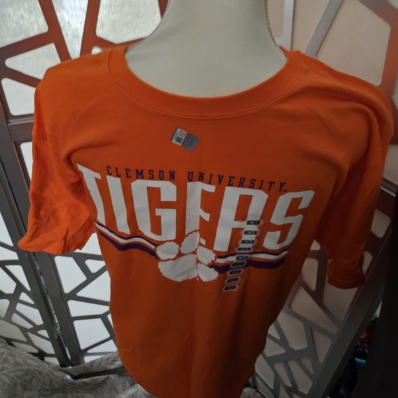 Clemson Tigers tshirt - Picture 3 of 3